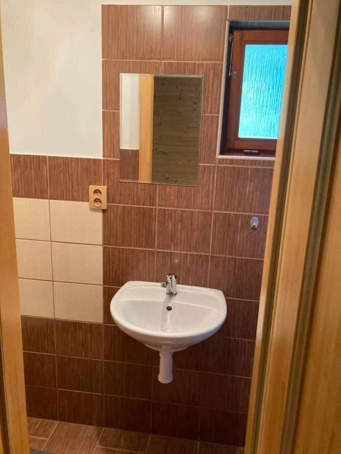 Pyramida Villa Nasavrky Bagian luar foto